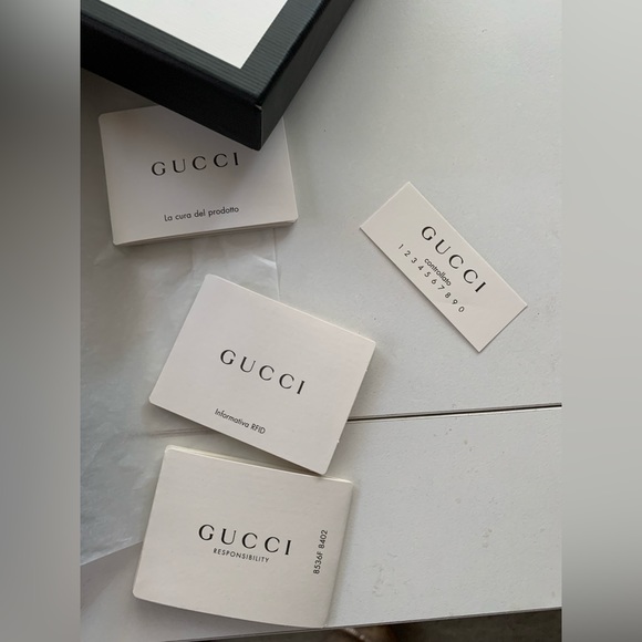NIB NEW Authentic Gucci GG Limited Edition
Strawberry Supreme iPhone X / XS Case - Picture 9 of 9